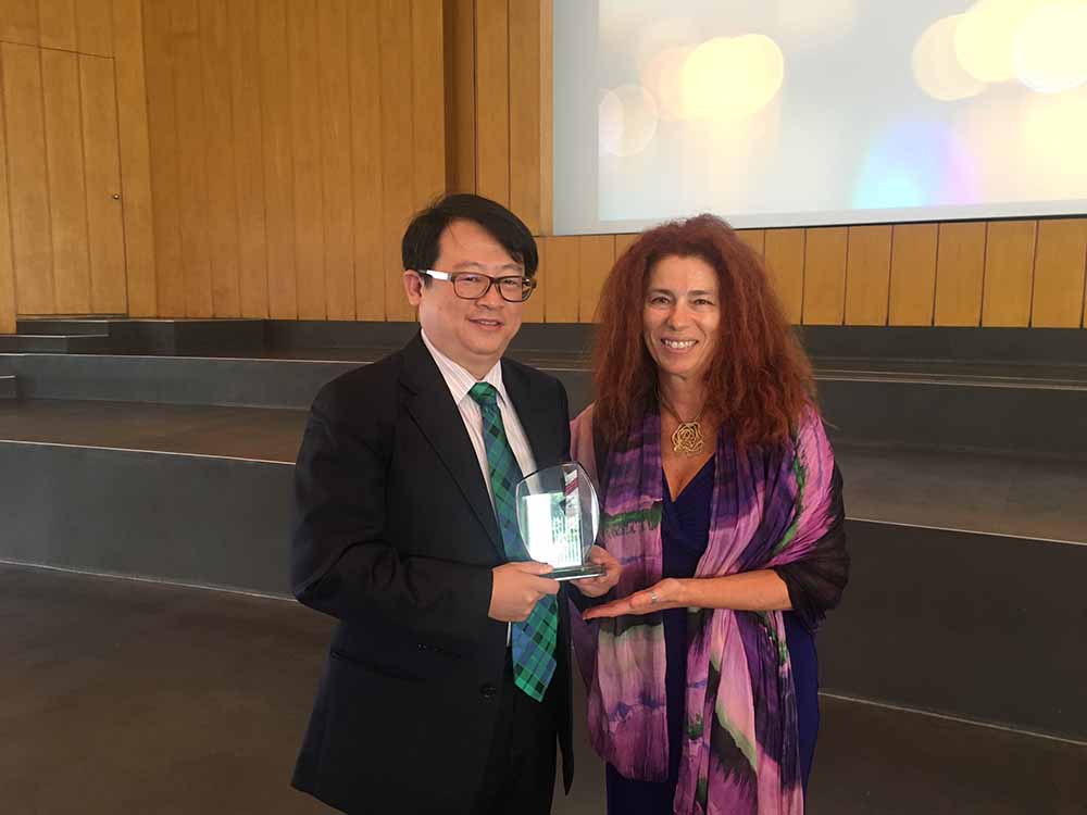 恭賀本會方俊凱董事長獲頒Noemi Fisman Award for Clinical Excellence臨床傑出終身成就獎